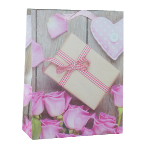 Torebka prezentowa dla niej o wymiarach 40x31x12 cm z motywem róż i serca. Posiada dwa wygodne uchwyty ułatwiające przenoszenie prezentów.