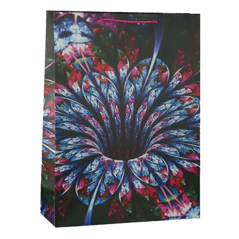 Torebka prezentowa dla niej o wymiarach 42x31x12 cm z estetycznym, wielobarwnym nadrukiem kwiatowym. Posiada dwa wygodne uchwyty, które ułatwiają przenoszenie upominków. Prezentuje się okazale w pełnym ujęciu z przodu.