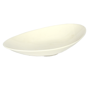 Owalna patera ceramiczna w kolorze białym, prezentowana pod kątem. Naczynie o wymiarach 14x40 cm do różnych stroików.