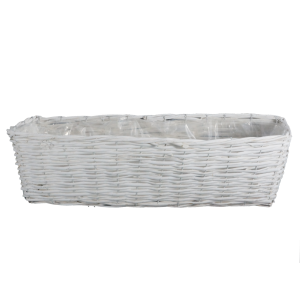 Prostokątna skrzynka z białej wikliny o długości 65 cm, fotografowana na wprost, ukazująca regularny splot oraz konstrukcję produktu.