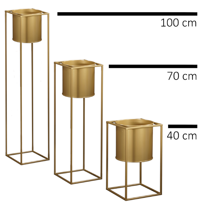 Zestaw trzech kwietników metalowych w różnych rozmiarach: 40 cm, 70 cm oraz 100 cm. Złota kolorystyka w stylu industrialnym.