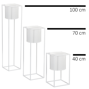 Zestaw trzech białych kwietników metalowych o różnych wysokościach: 40 cm, 70 cm oraz 100 cm z wyjmowanymi donicami.