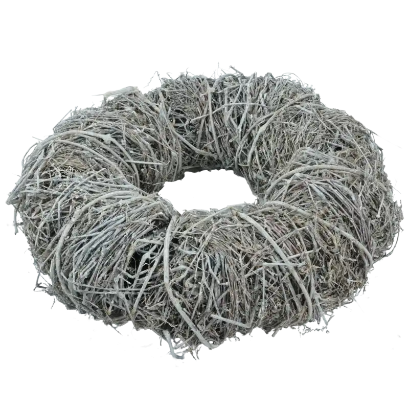 Naturalny wianek dekoracyjny o średnicy 45 cm i grubości 10 cm, wykonany z naturalnych surowców na metalowym stelażu. Idealna baza do stroików i dekoracji.