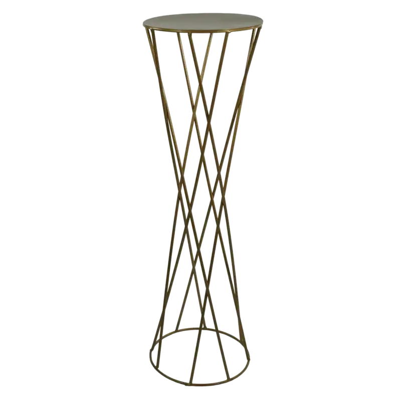 Zbliżenie na ażurową ramę stojaka kwietnika o wysokości 73 cm. Metalowa konstrukcja w formie klepsydry stanowi stabilną podstawę dla dekoracji.