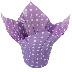 Fioletowa foliowa osłonka na doniczkę w kropki, o wysokości 23 cm i szerokości 27 cm, idealna do dekoracji prezentowych.