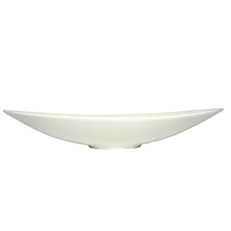 Widok z boku na białą paterę ceramiczną. Klasyczna forma patery o długości 40 cm, używana do kompozycji dekoracyjnych.