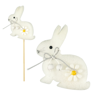 Zajączki na piku o wysokości 33 cm w kolorze białym. Zestaw prezentuje figurkę z różnych stron oraz detal z kokardką i kwiatkiem.