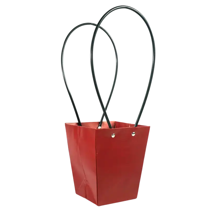 Bordowa torebka na kwiaty o wysokości 38 cm wykonana ze wzmacnianego papieru. Posiada dwa czarne uchwyty oraz specjalną wewnętrzną powłokę ochronną, która zabezpiecza dno przed wilgocią z roślin.