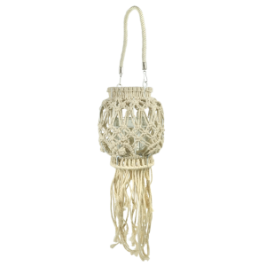 Wiszący lampion boho o wysokości 70 cm na metalowym stelażu z bawełnianym sznurem, posiada szklany wkład na świecę oraz dekoracyjne frędzle.