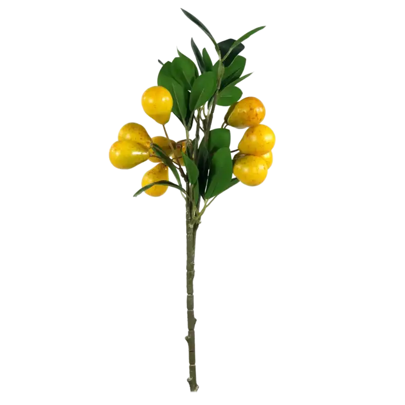 Gałązka z gruszkami 48 cm w ujęciu lekko z boku, ukazującym naturalne ułożenie owoców i listków w kompozycji florystycznej.