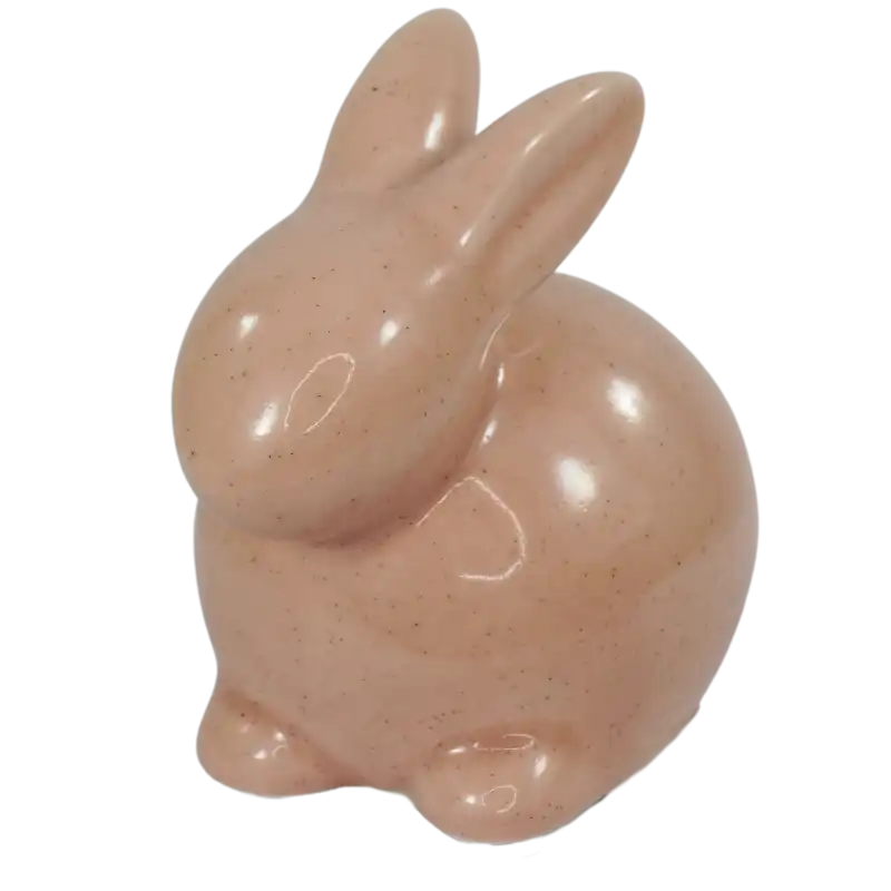 Zbliżenie na pastelowego różowego zająca ceramicznego 9 cm. Precyzyjne wykonanie i prosta bryła czynią go uniwersalnym elementem świątecznych stroików oraz kompozycji wielkanocnych.