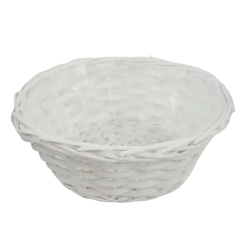 Biała osłonka wiklinowa o średnicy 30 cm. Okrągły kształt, naturalny materiał i wewnętrzna folia ochronna tworzą uniwersalną oprawę dla roślin domowych i kompozycji kwiatowych.