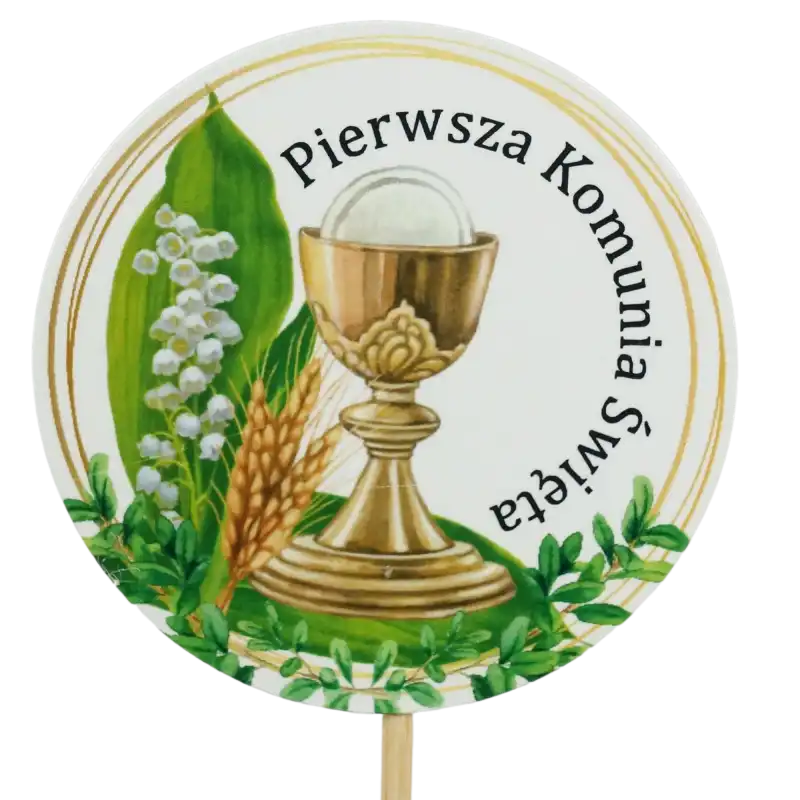 Zbliżenie na okrągły topper komunijny na piku o wysokości 30 cm z motywem kielicha, kłosów i konwalii.