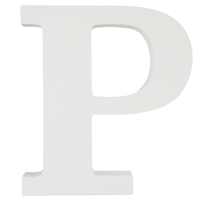 Biała drewniana litera P o wysokości 11 cm to uniwersalna dekoracja z podstawą, która sprawdzi się na stole weselnym, kominku czy w pokoju dziecięcym jako element personalizowanego napisu.