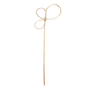 Złote ozdoby rattanowe sprężynki o długości 47 cm. Dekoracyjny element w kształcie pętli, idealny do asymetrycznych kompozycji florystycznych i bukietów.