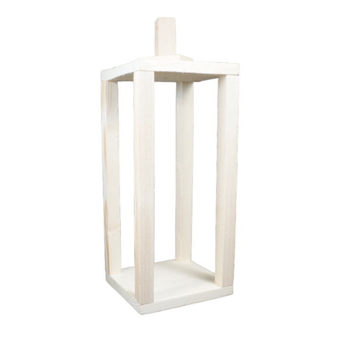 Drewniany lampion dekoracyjny o wysokości 34 cm w minimalistycznym stylu. Naturalne drewno sprawia, że jest to uniwersalna ozdoba do salonu, na balkon lub taras, idealna na świece typu tealight.