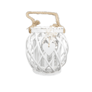 Biały lampion z wiklinowo-drewnianym wykończeniem, wyposażony w szklany wkład zapewniający bezpieczne użytkowanie.