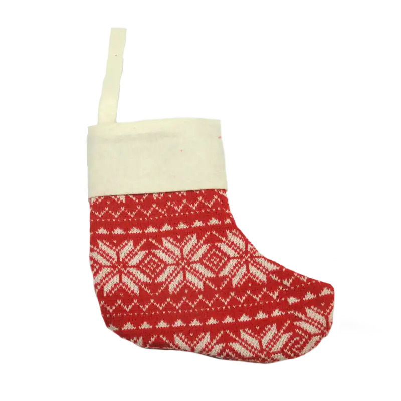 Świąteczna skarpeta Mikołaja o wysokości 22 cm w czerwono-biały wzór, wykonana z połączenia filcu i dzianiny, z praktyczną zawieszką do łatwego montażu.