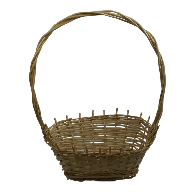 Naturalny kosz delikatesowy z wikliny o wysokości 45 cm. Estetyczny koszyk wielkanocny i prezentowy o słomkowej barwie, doskonały jako baza pod kwiatowe kompozycje.