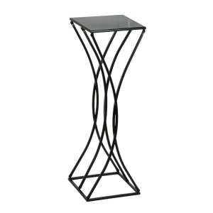 Wąski kwietnik wykonany ze stali malowanej proszkowo na czarno. Geometryczny design świetnie wpisuje się w nowoczesne wnętrza.