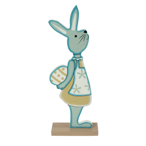 Drewniana figurka zajączka 26 cm z pisanką, widoczna w pełnym profilu. Pastelowa dekoracja wielkanocna na podstawie.