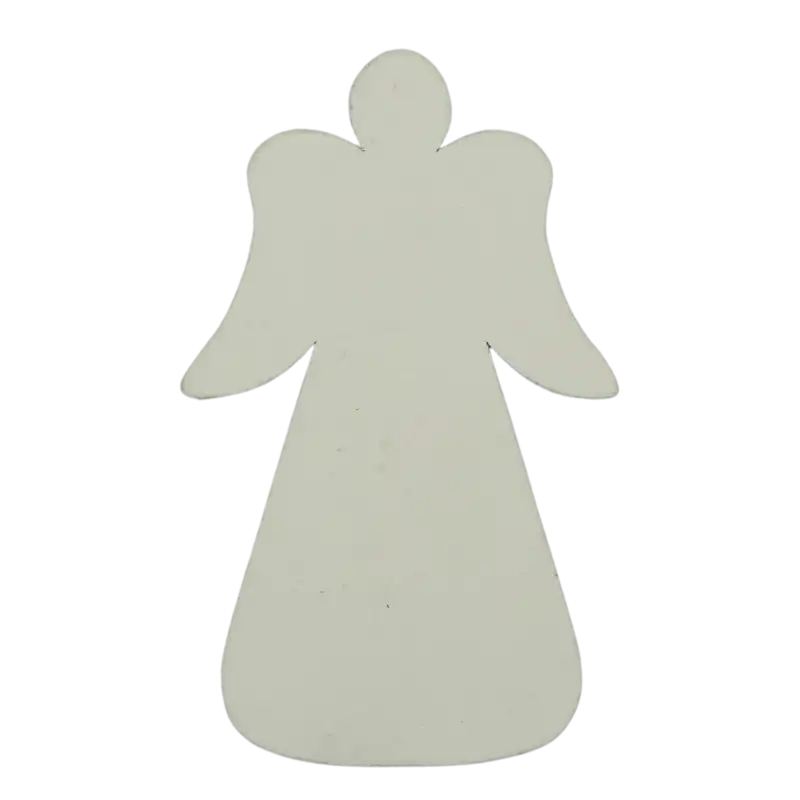 Zbliżenie na pojedynczego drewnianego aniołka w kolorze białym postarzanym. Dekoracja o wysokości 7 cm i szerokości 4 cm, idealna do samodzielnego przyklejania do różnych powierzchni.