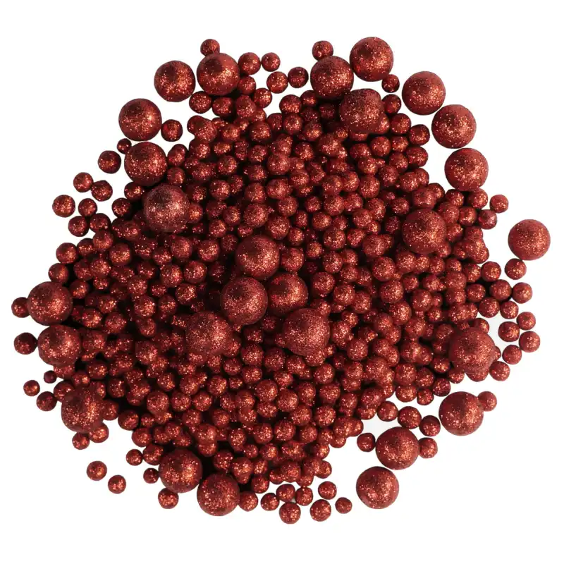 Zestaw czerwonych kulek ozdobnych pokrytych brokatem o średnicy od 5 mm do 1,5 cm, przeznaczonych do stroików.