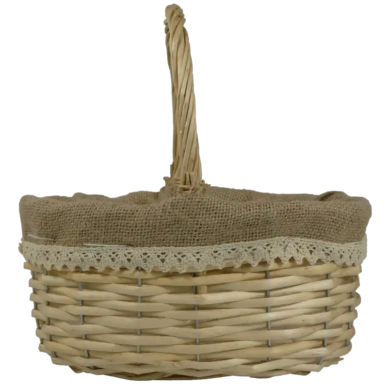 Naturalny kosz wiklinowy 25x18x26 cm z jutowym obszyciem i delikatną koronką, prezentowany na wprost, idealny na święconkę.