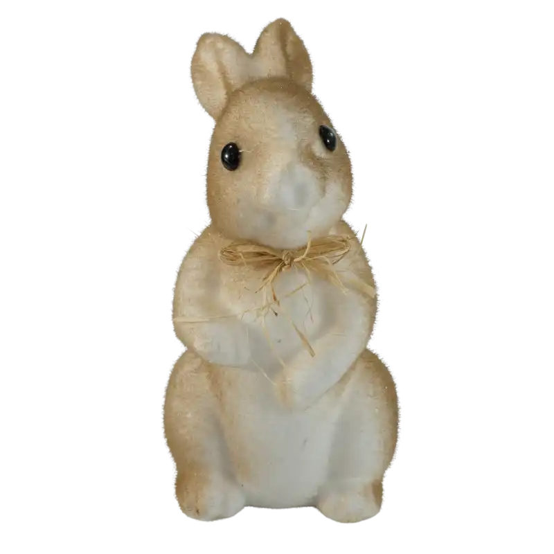 Figurka zajączka 26 cm z brązowym włosiem i brokatem. Urocza dekoracja wielkanocna ze słomkową kokardą pod szyją.