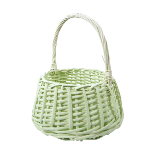 Okrągły kosz wiklinowy w pastelowym zielonym kolorze o średnicy podstawy 22 cm. Posiada zwężany ku górze kształt.