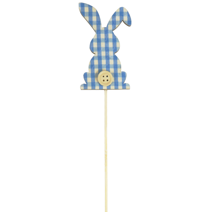 Drewniany niebieski zajączek w kratkę o wysokości 28 cm na długim piku, ozdobiony jasnym drewnianym guzikiem, idealny do wiosennych kompozycji.