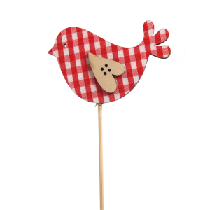 Czerwony ptaszek na piku o wymiarach 5x8 cm i całkowitej długości 25 cm. Wykonana z drewna ozdoba z jednostronnym nadrukiem w kratkę.