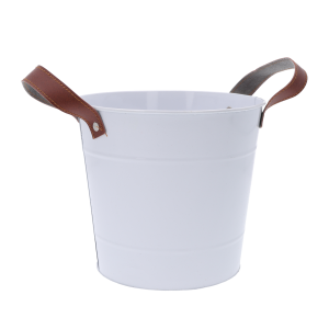Pusta metalowa osłonka w białym kolorze. Design obejmuje charakterystyczne uchwyty z ekoskóry po bokach doniczki.