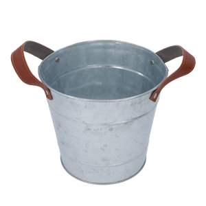 Wnętrze metalowej osłonki 18 cm, prezentujące głębokość 16 cm oraz sposób montażu bocznych uchwytów.