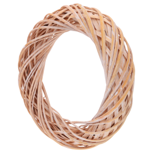 Okrągły wianek z wikliny w łososiowym odcieniu o średnicy 35 cm. Produkt o naturalnej teksturze, przystosowany do tworzenia własnych stroików oraz wieńców na drzwi.