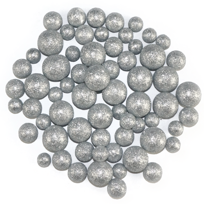 Zestaw 60 lekkich, styropianowych kuleczek w kolorze srebrnym z brokatem. Średnice 1,5 cm, 2 cm oraz 2,5 cm idealne do stroików.
