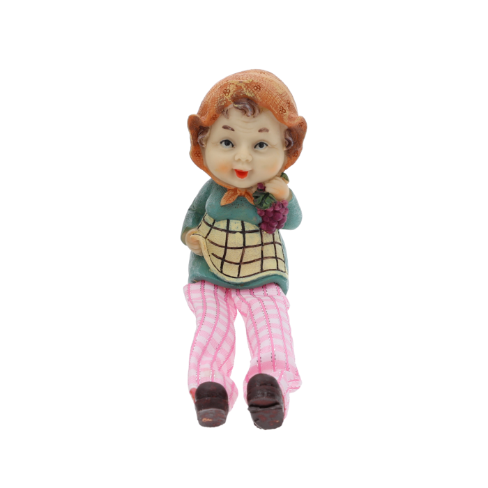 Figurka babcia 9/17 cm z materiałowymi nogami, w chustce i z koszyczkiem, prezentowana w ujęciu od frontu na białym tle.