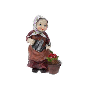 Figurka babcia z konewką o wysokości 15 cm. Postać w chustce w kwiaty podlewa roślinę w doniczce. Realistyczne detale i staranne wykonanie tworzą przytulną dekorację wnętrza.