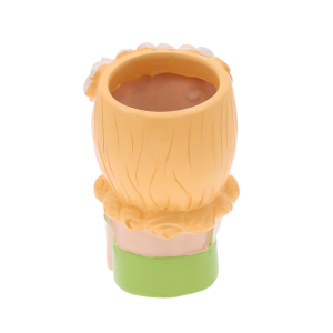 Ceramiczna osłonka dziewczynka ukazana od tyłu, prezentująca gładką fakturę materiału i formę postaci.