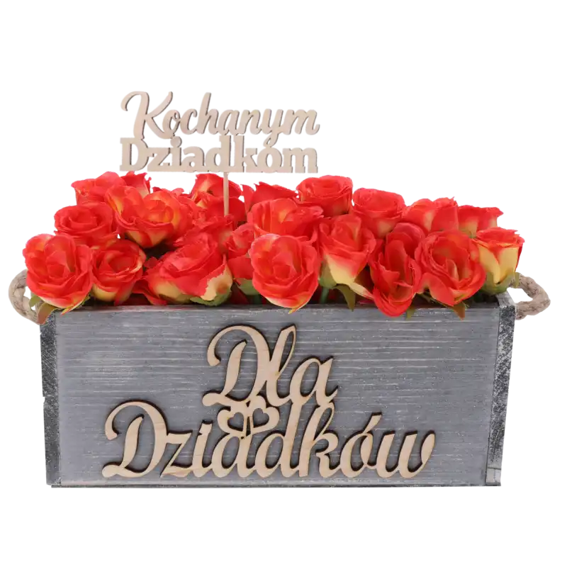 Szara skrzynka z napisem Dla Dziadków wypełniona czerwoną kompozycją kwiatową z dodatkiem topperów napisy na piku.