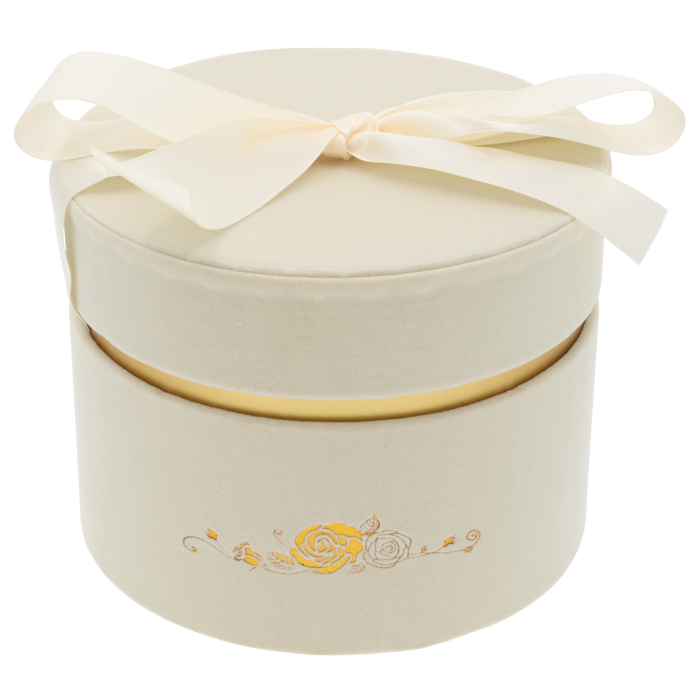 kremowy flower box, pudełko na kwiaty, eleganckie opakowanie florystyczne, prezent na Walentynki, ozdobne pudełko na kwiaty, pudełko na Dzień Kobiet, dekoracyjne opakowanie na kwiaty, prezent ślubny