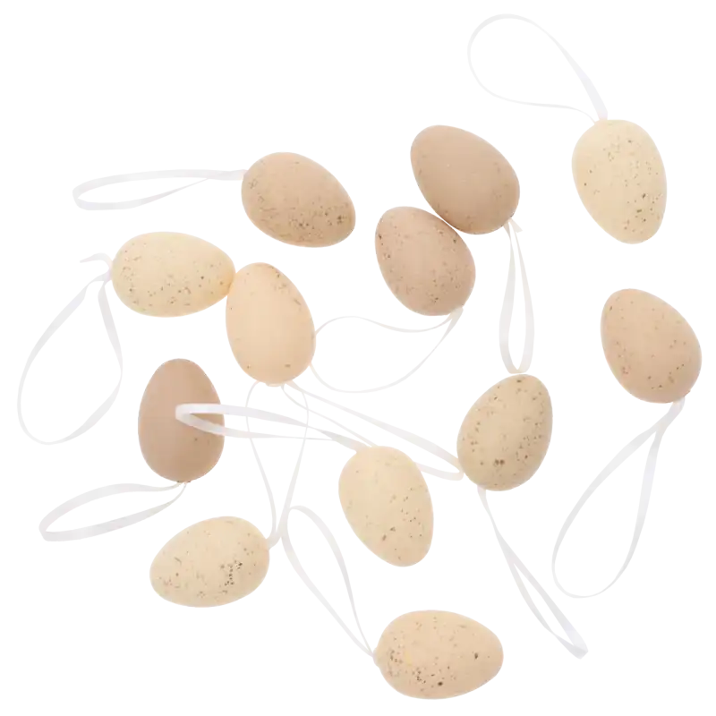 Zestaw 12 zawieszek w kształcie jajek o wysokości 4 cm w naturalnych kolorach bieli, beżu i brązu ze złotym nakrapianiem. Dekoracyjne pisanki z tasiemką do zawieszenia na gałązkach, stroikach i świątecznych girlandach.