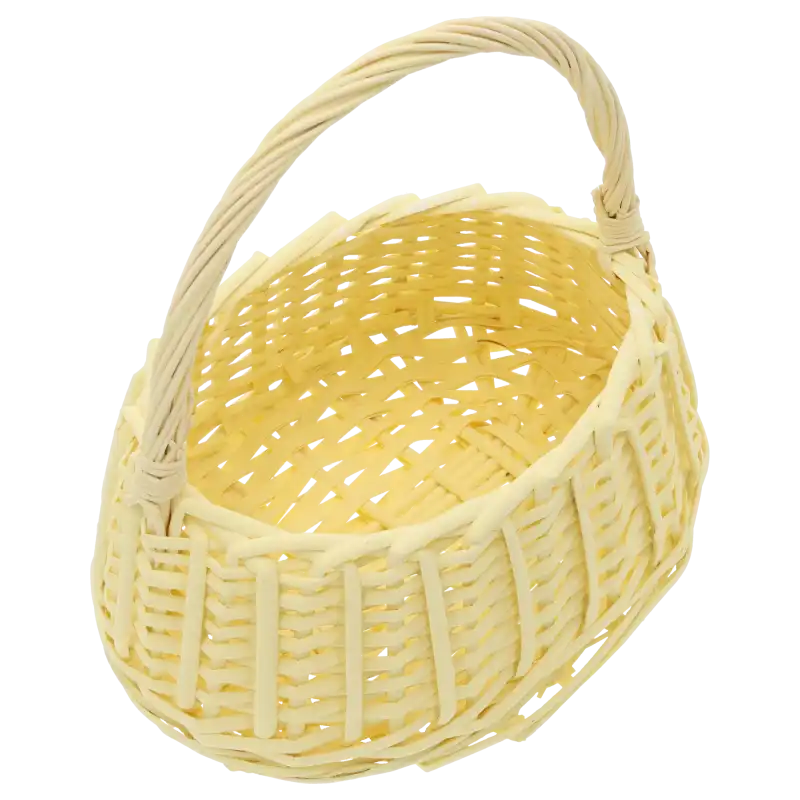 Owalny żółty kosz wiklinowy sfotografowany pod kątem, prezentujący formę naczynia na jasnym tle.