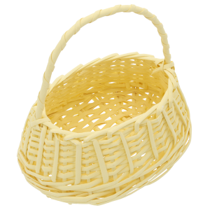 Perspektywa od góry na wnętrze żółtego, owalnego kosza wiklinowego. Konstrukcja pozwala na wygodne przechowywanie owoców, drobiazgów lub wielkanocnych dekoracji.