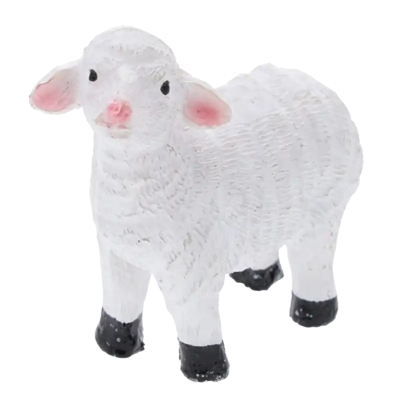 Miniaturowa figurka owieczki o wysokości 6 cm w zbliżeniu. Idealny element do dekoracji wielkanocnego stołu.