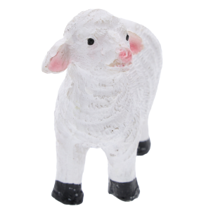 Detal figurki owieczki 6 cm. Biała dekoracja z charakterystycznymi czarnymi kopytkami do stroików i kompozycji.