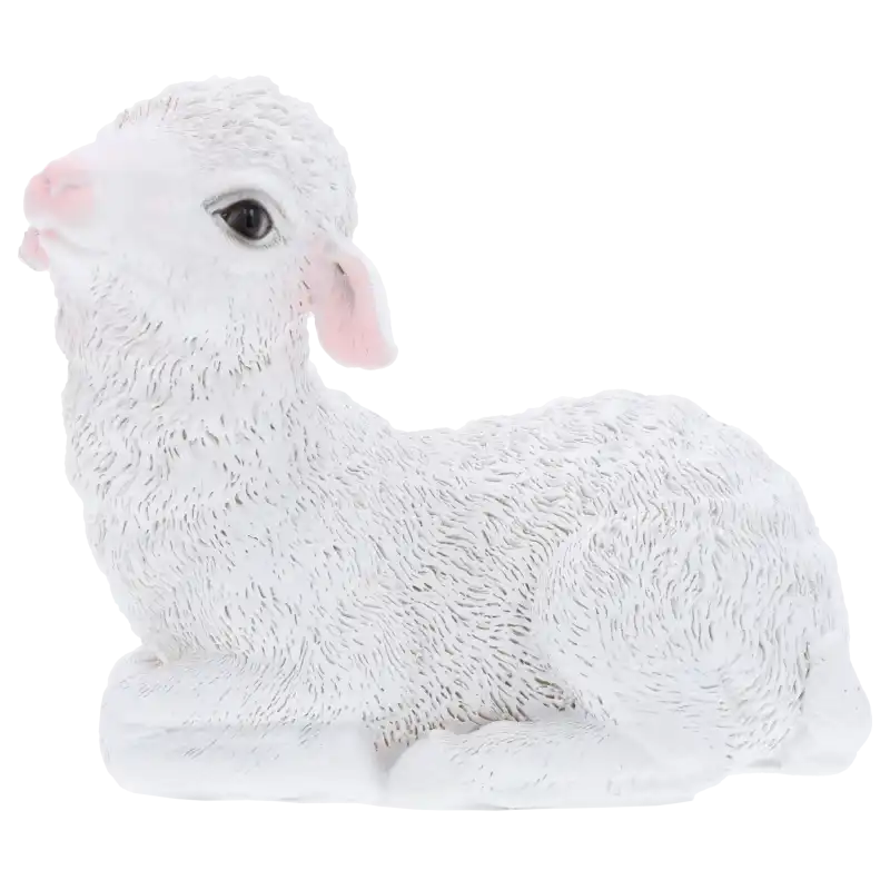 Biała owieczka dekoracyjna o wysokości 14 cm. Figurka w pozycji leżącej to idealna ozdoba na Wielkanoc i wiosenny stroik.