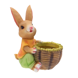 Figurka ogrodowa zając z donicą o wysokości 30 cm w kolorowej stylizacji to idealny element dekoracji ogrodu, tarasu lub wnętrza mieszkania.