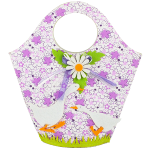 Frontowa torebka filcowa dla dzieci z gąską 28 cm. Posiada kolorowy nadruk kwiatowy, filcowe aplikacje gąsek i kokardkę.