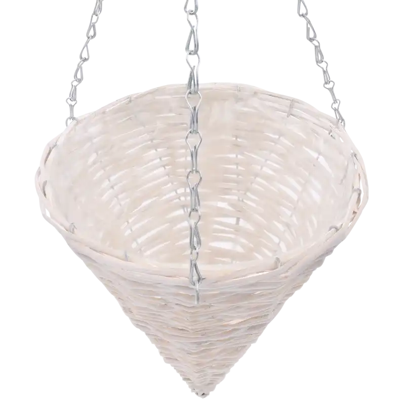 Zbliżenie na wnętrze białego wiklinowego kwietnika o średnicy 30 cm. Wnętrze wyłożone przejrzystą folią ochronną, widoczne mocowania łańcuszka do krawędzi stożka.
